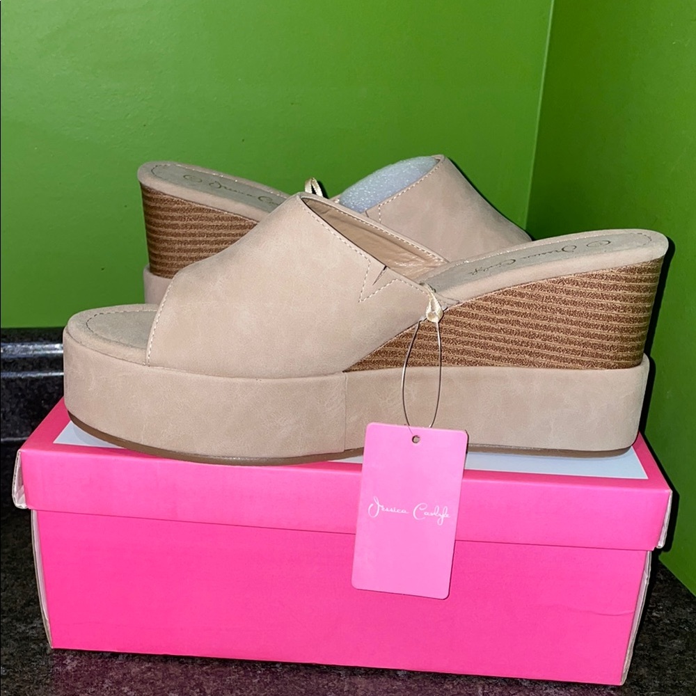 Jessica Carlyle  Women's Tan Platform Sandals